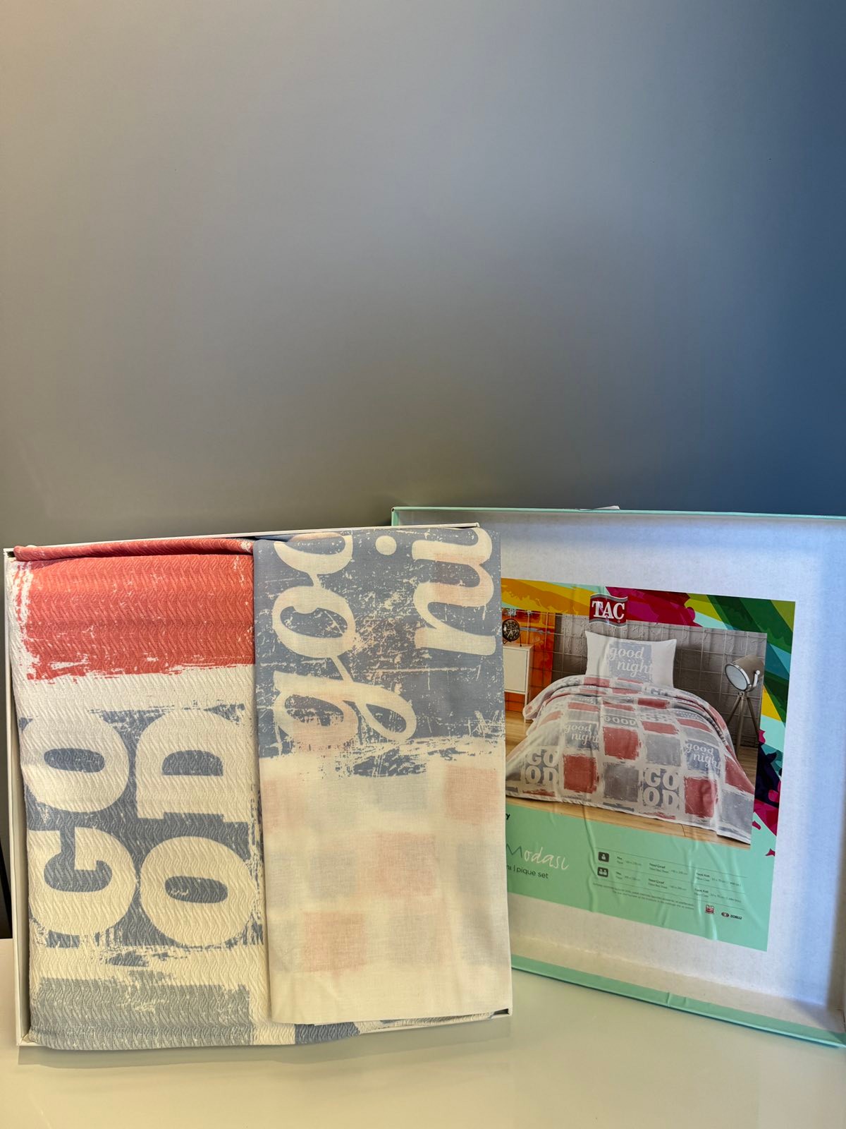 Tac Set posteljine sa prekrivačem Cheery, 100x200cm, Plavo-crveni