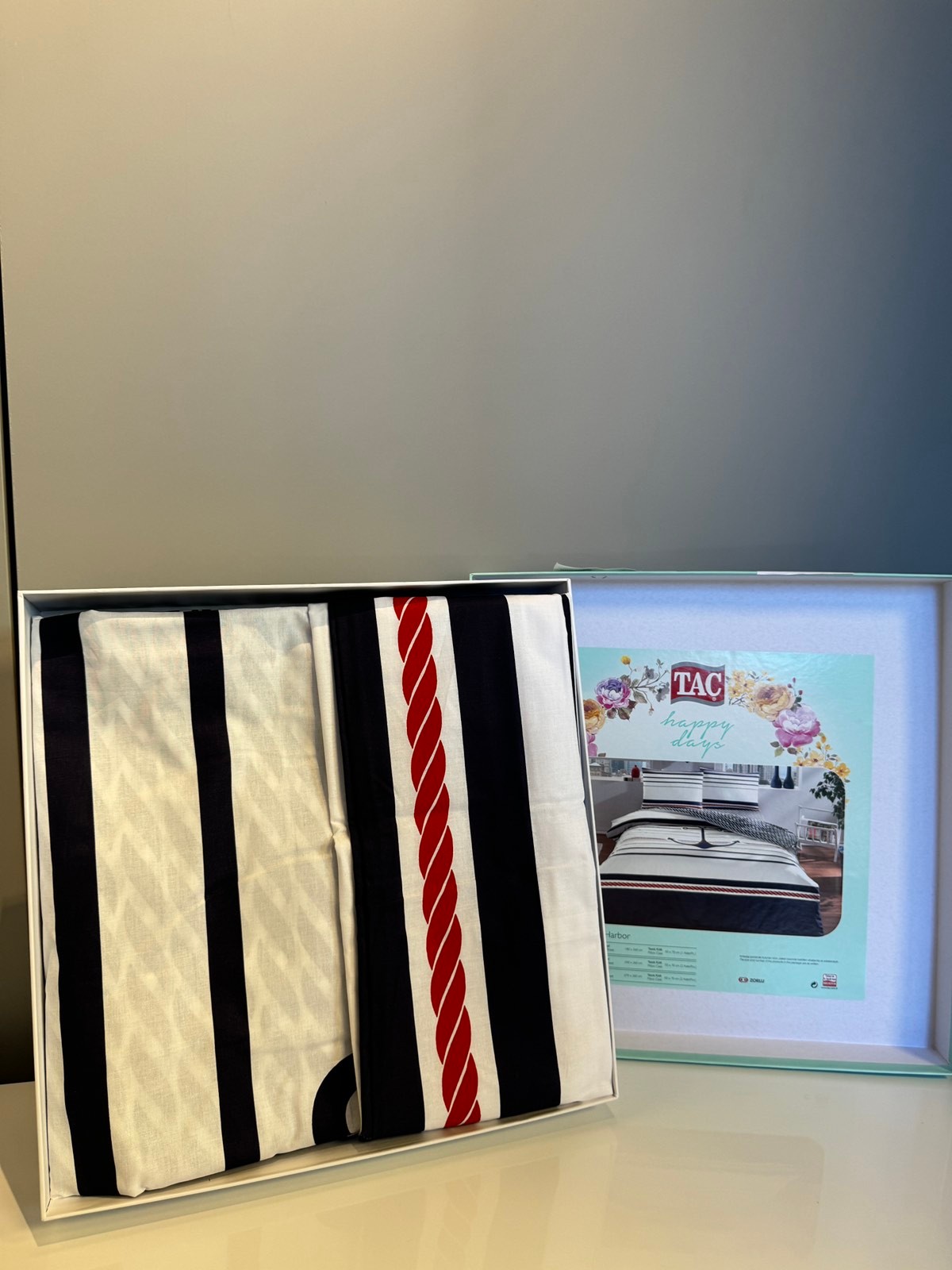 Tac Set posteljine Harbor, 200x220cm, Crno-beli