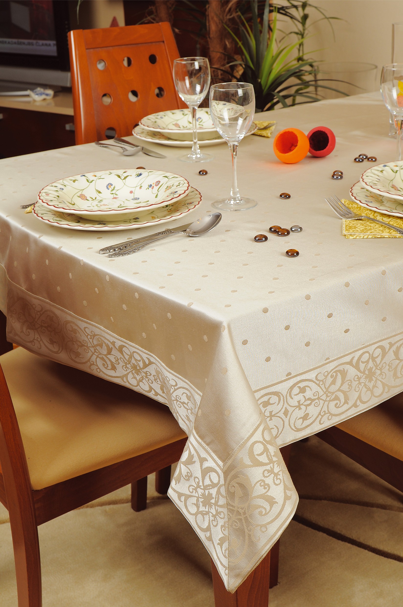 TEXTIL Stolnjak Kristal 140x180cm bež