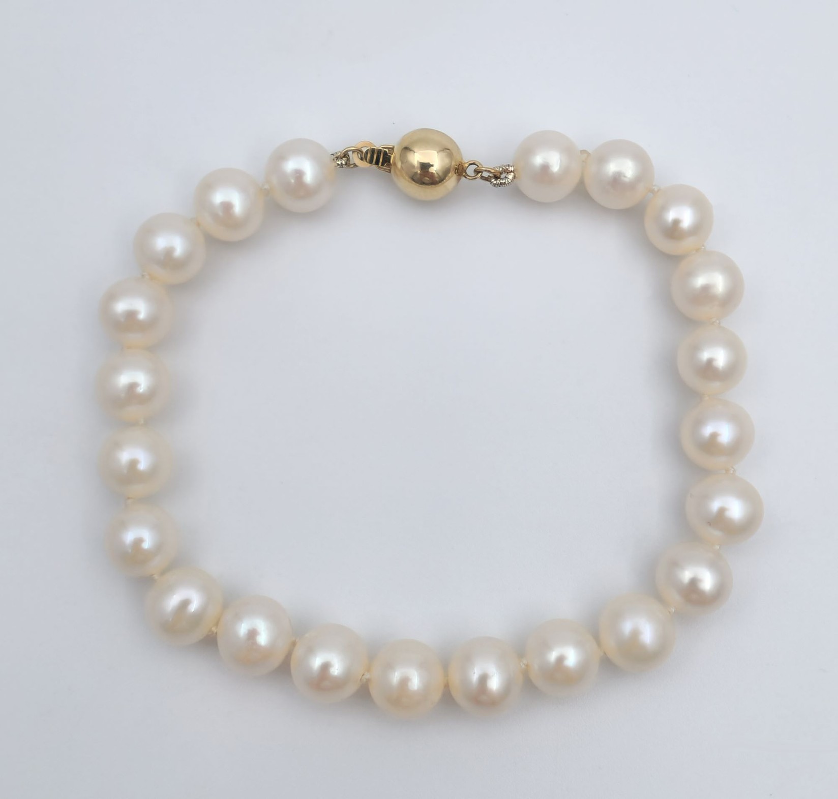 Ženska narukvica sa biserima, Zlatna
