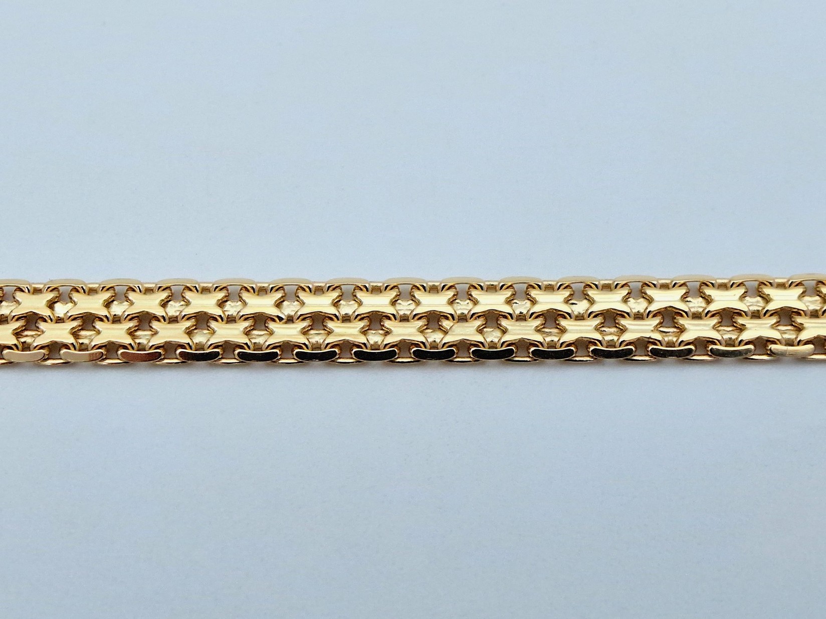 Ženska ogrlica, Zlatna