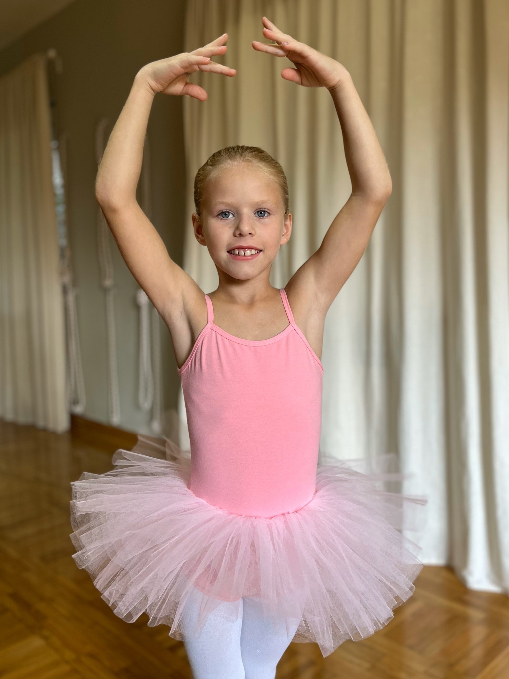 GALA UNIQ Triko sa suknjom za balet i umetničko klizanje za devojčice 324P, Roze