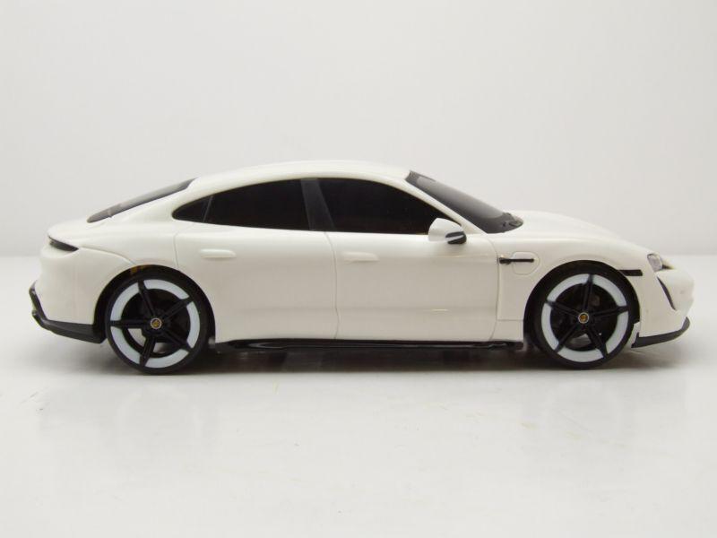 Selected image for MAISTO Automobil 1:24 Premium Porsche Taycan USB Tech RC 82339 beli
