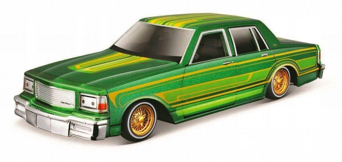 MAISTO Metalni model autića 1:24 1987 Chevy Caprice Lowrider 31044 zeleni