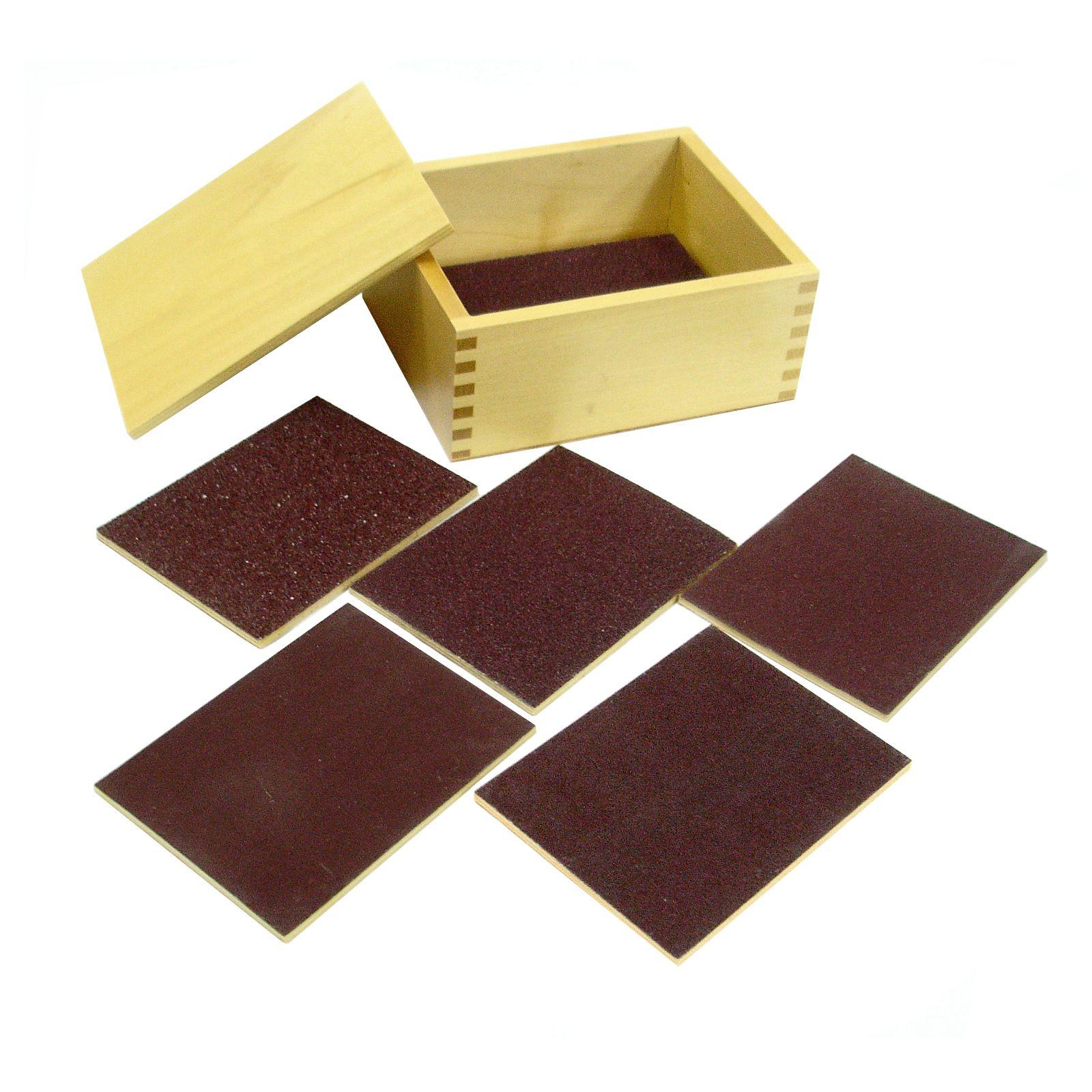 MONTESSORI Taktilne pločice na šmirgl papiru u drvenoj kutiji HTS0009