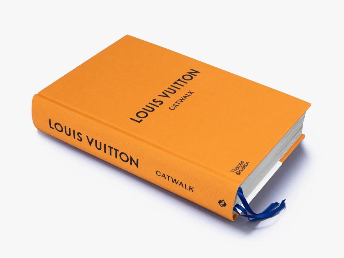 THAMES AND HUDSON Louis Vuitton Catwalk: The Complete Fashion Collections