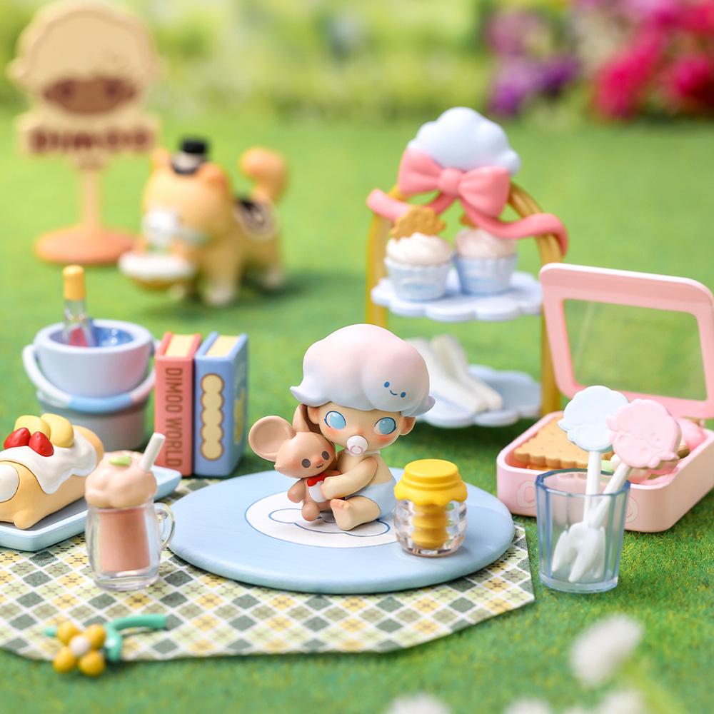 Selected image for POP MART Figurica Dimoo Go on an Outing Together Series Blind Box (Single)