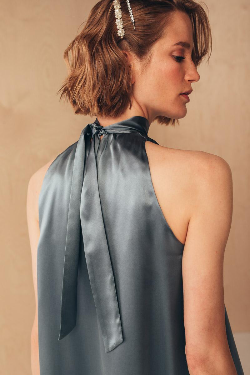 Selected image for MIONE Ženska svilena haljina sa podignutom kragnom plava