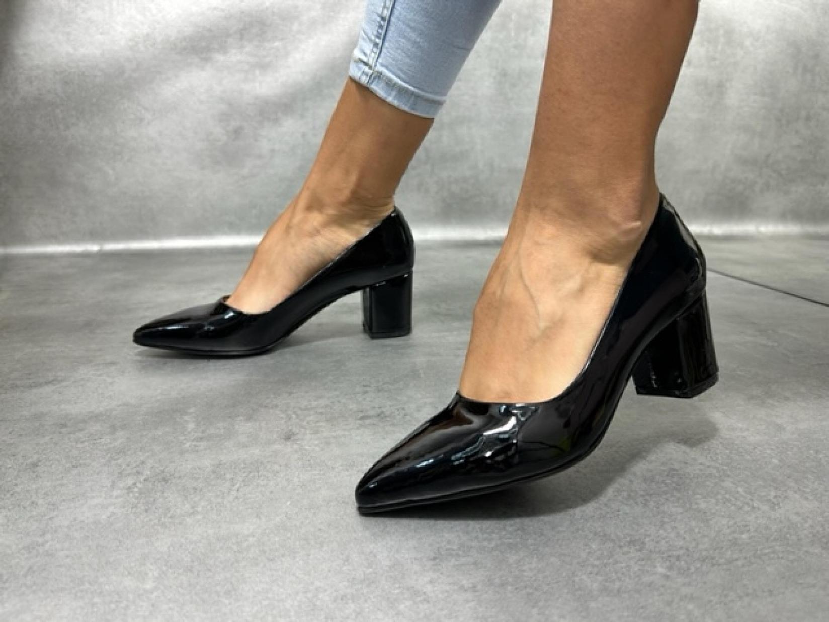 MISMI Ženske cipele crne