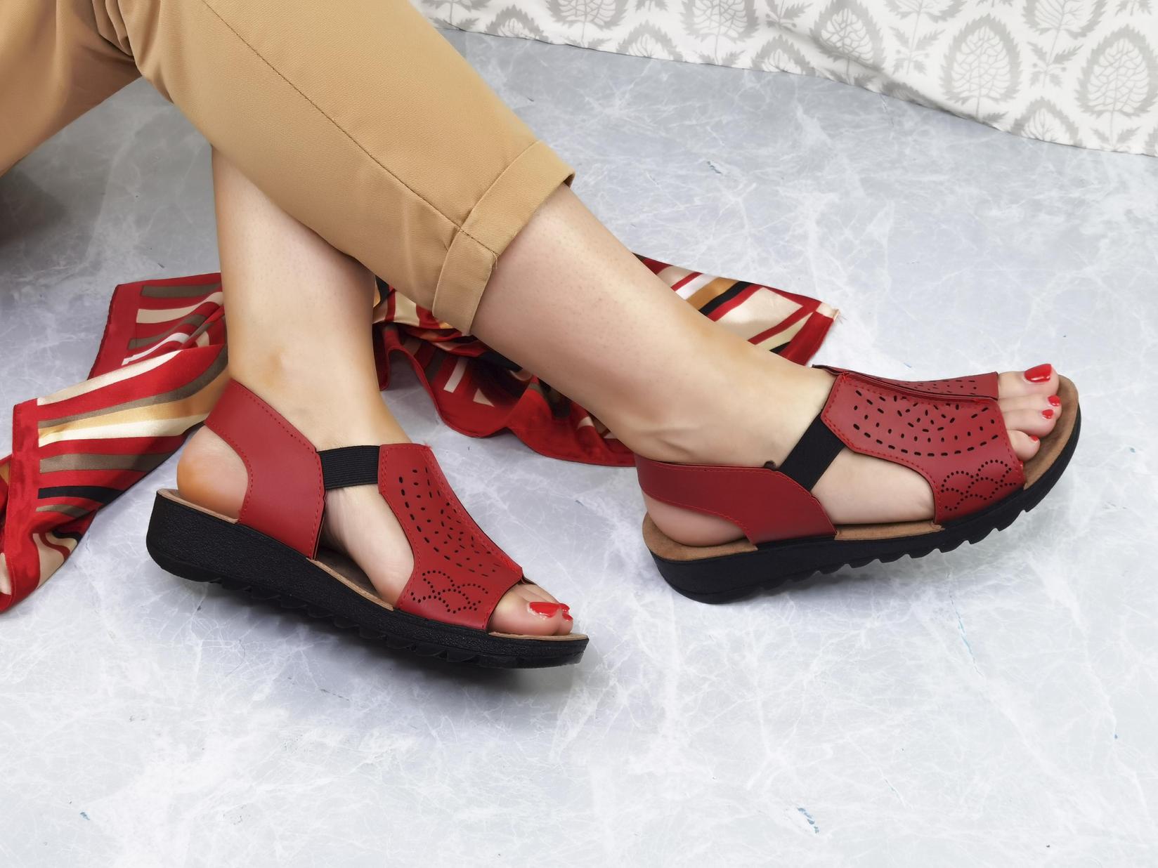 Selected image for MISMI Ženske sandale crvene
