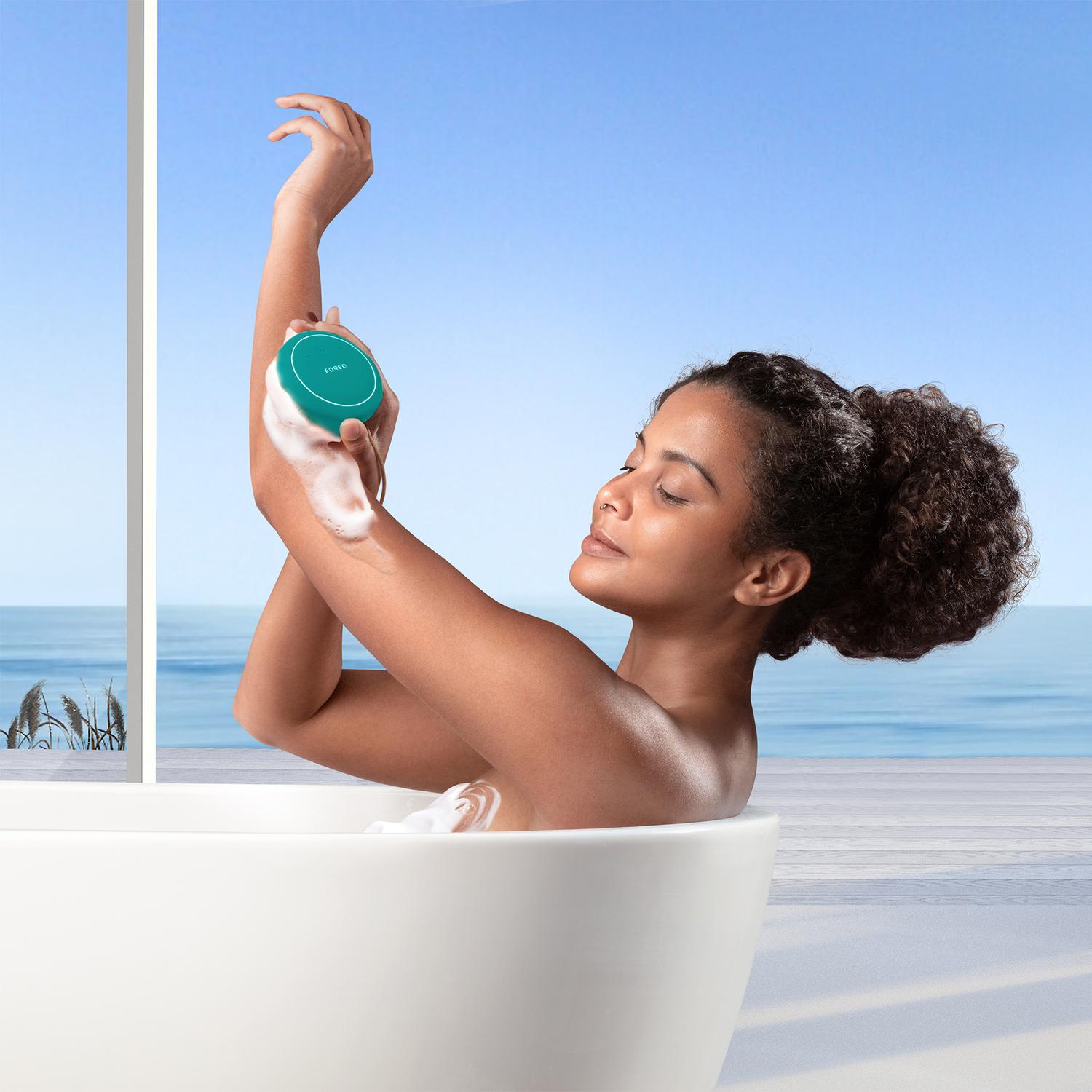 Selected image for FOREO LUNA 4 Body Evergreen Pametni sonični uređaj i masažer za čišćenje tela