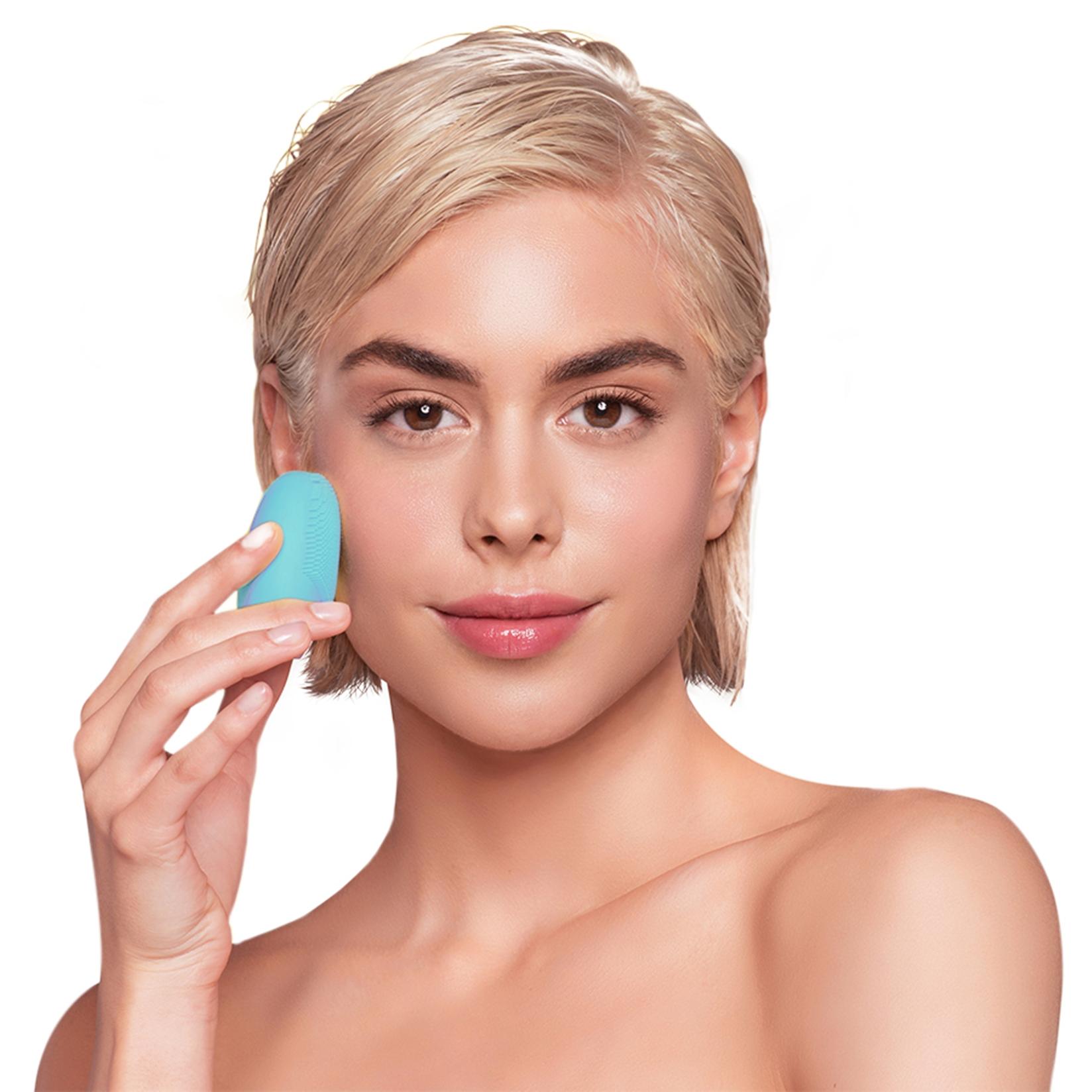 Selected image for FOREO LUNA Play Plus Mint sonični uređaj za čišćenje lica za sve tipove kože
