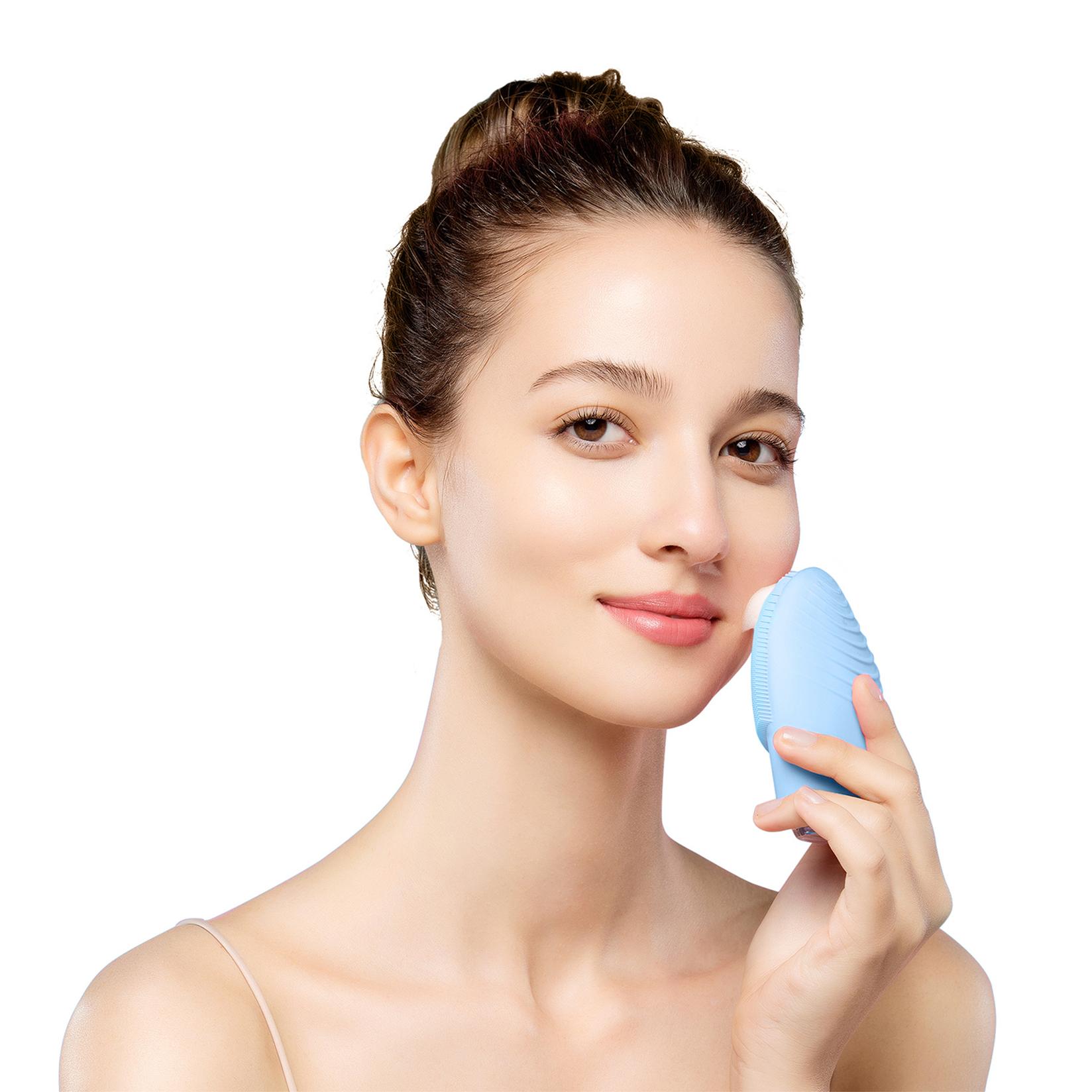Selected image for FOREO LUNA 3 pametni sonični uređaj i masažer za čišćenje lica za kombinovanu kožu