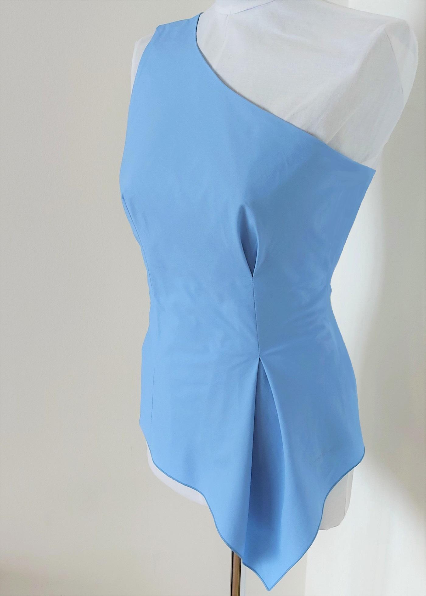 Selected image for PAMUKLIK Ženska asimetrična bluza na jedno rame sa otvorenom faltom STELLA svetloplava