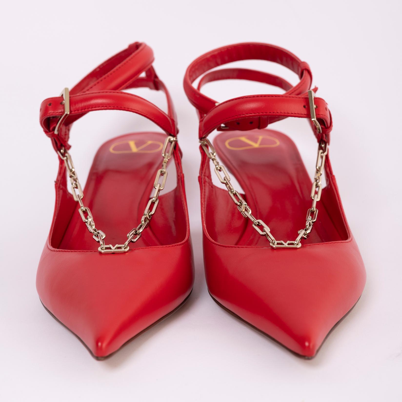 Slike VALENTINO Ženske cipele sa kaiševima i lancima crvene