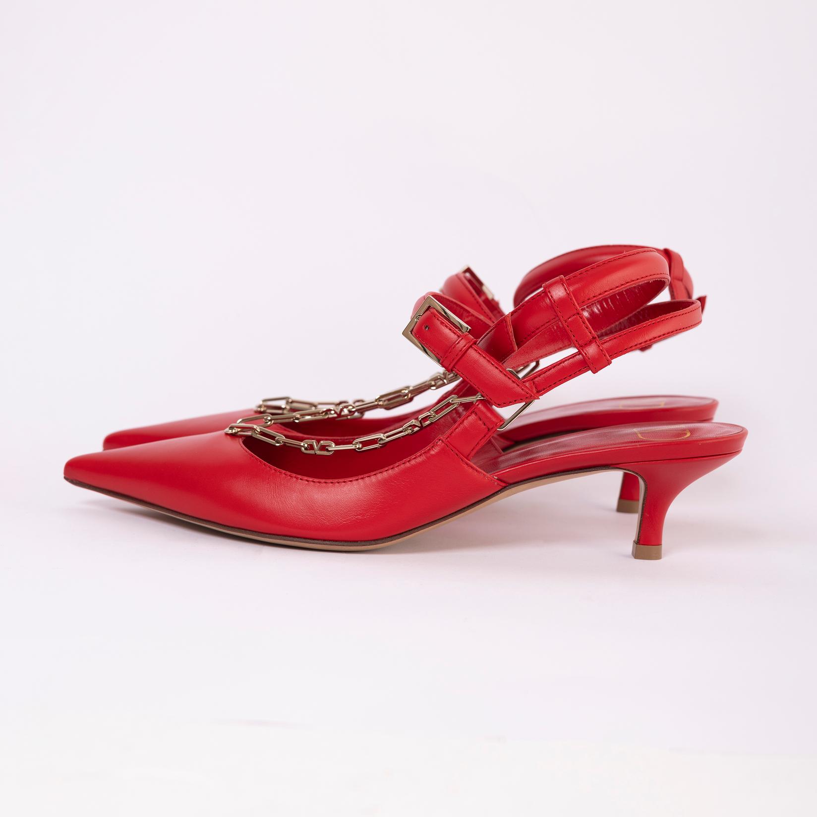 Slike VALENTINO Ženske cipele sa kaiševima i lancima crvene