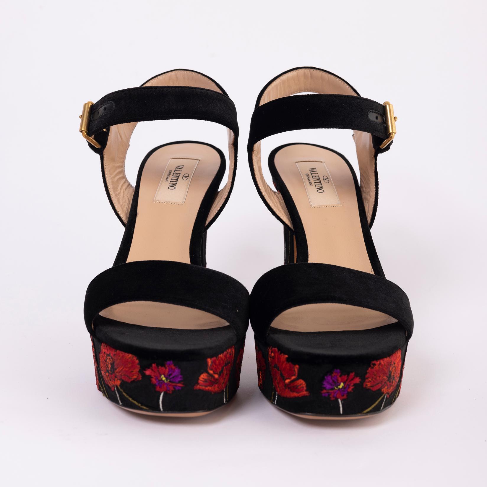 Slike VALENTINO Ženske sandale sa platformom crne