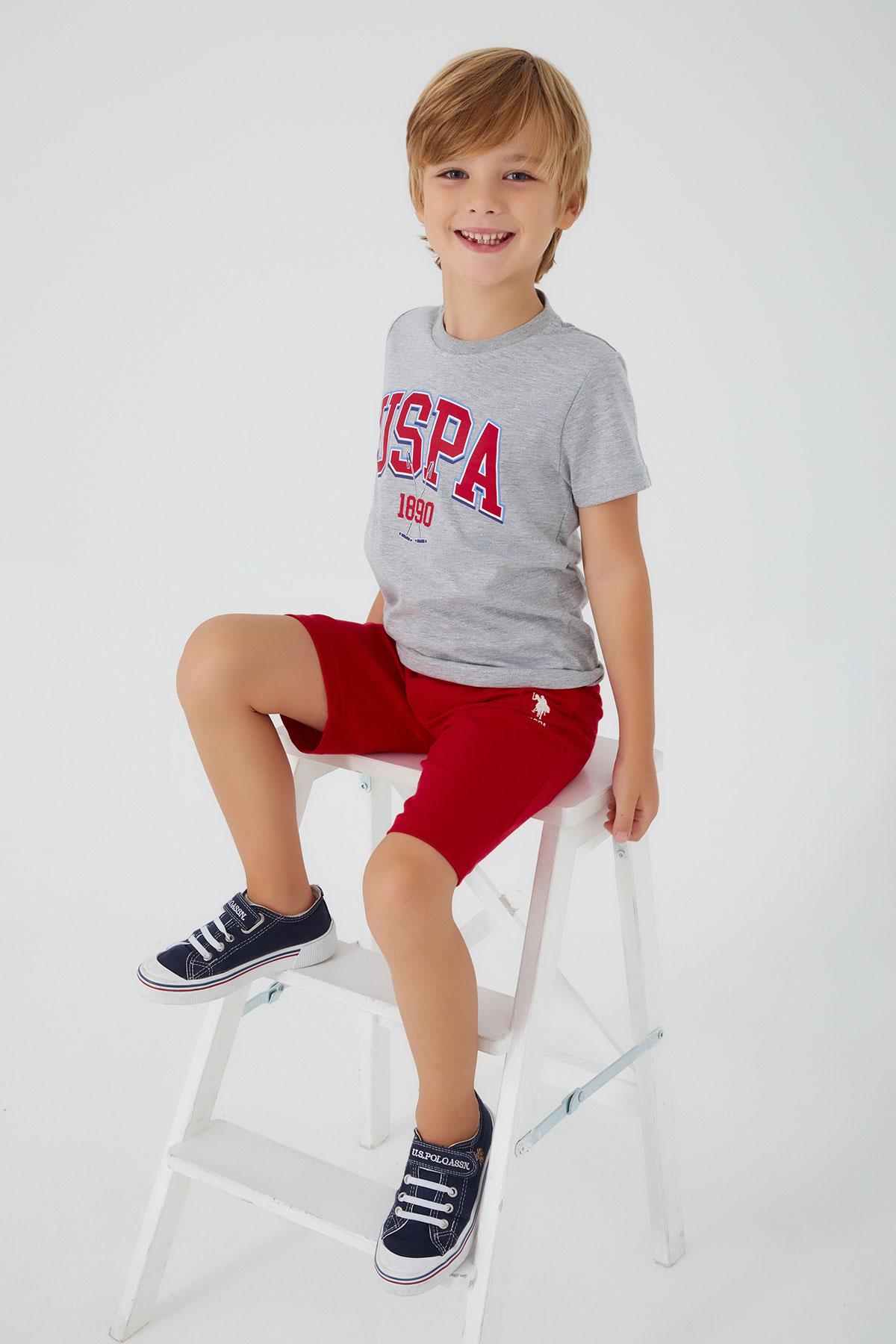U.S. POLO ASSN. Komplet šorc i majica za dečake US1351-4 crveno-sivi