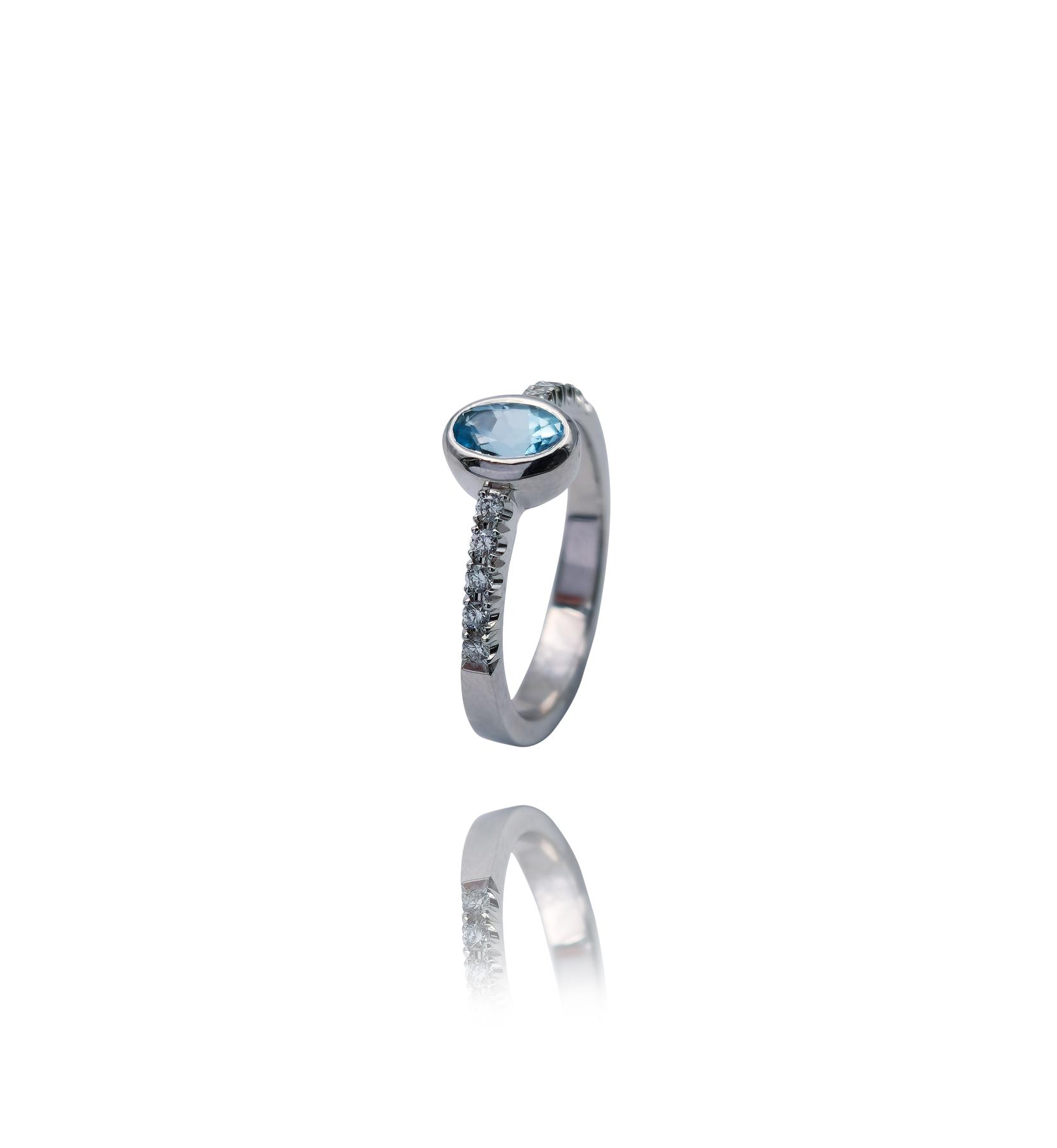Selected image for Ženski prsten od Belog zlata sa Brilijantima i Akvamarinom, 585, 12mm
