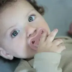 Slike HEVEA Ortodontska cucla 3-36m Baby Blush