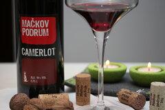 Slike MAČKOV PODRUM Camerlot crveno vino 0.75l