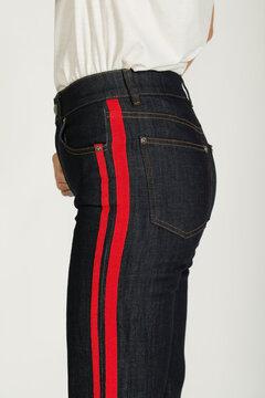 RED VALENTINO Ženske pantalone teksas sa crvenim detaljima
