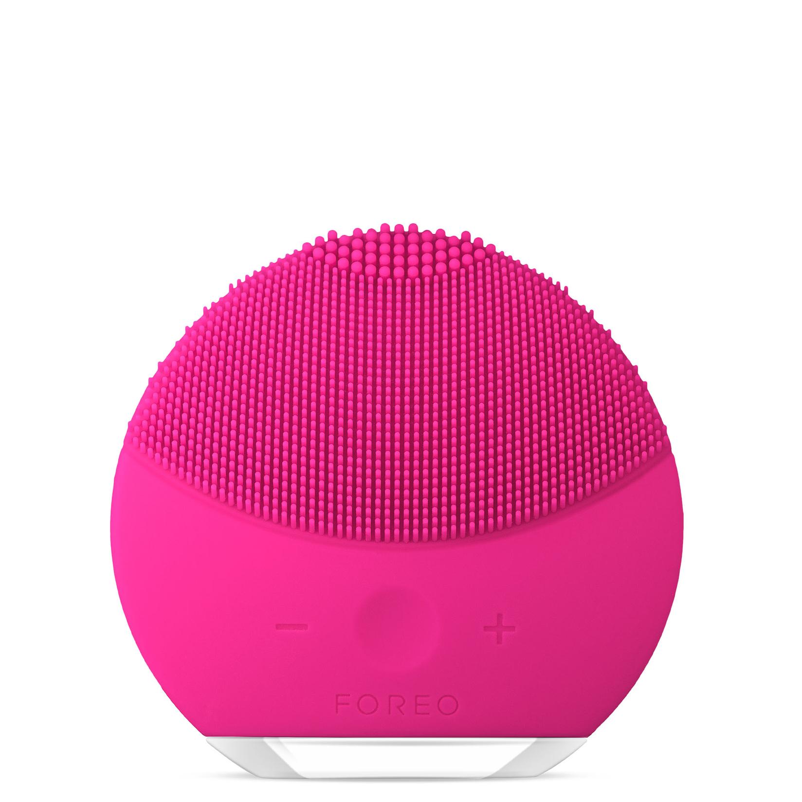 FOREO LUNA Mini 2 Fuchsia sonični uređaj za čišćenje lica za sve tipove kože