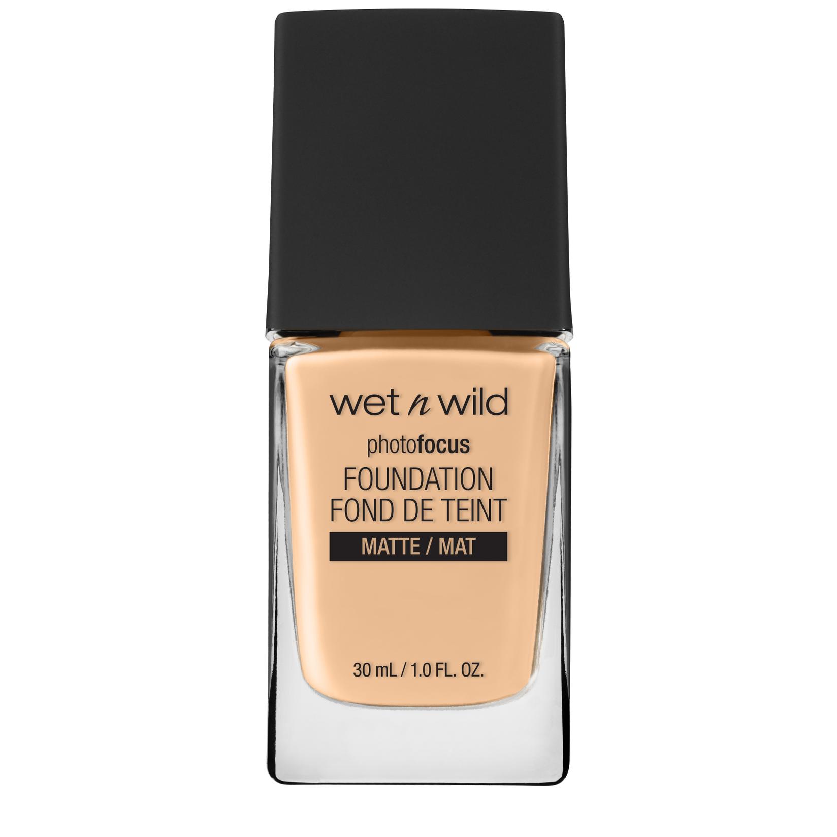 wet n wild photofocus Foundation Tečni puder, E365C Soft beige, 30 ml